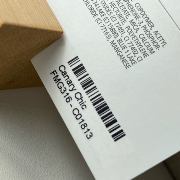 Canary Chic 💅✨ Color STREET NEW Sealed - Long Lasting Nail Polish Strips - Picture 6 of 7